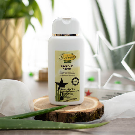 Tube der Aloe Vera Gold Propoliscreme für Spezialpflege mit Auszeichnung