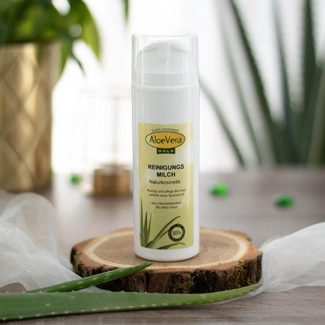 Aloe Vera Gold Reinigungsmilch in der 150 Milliliter Flasche