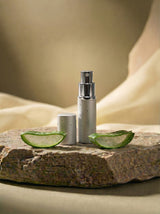 Aloe Vera Gold Spray im eleganten silbernen Flacon